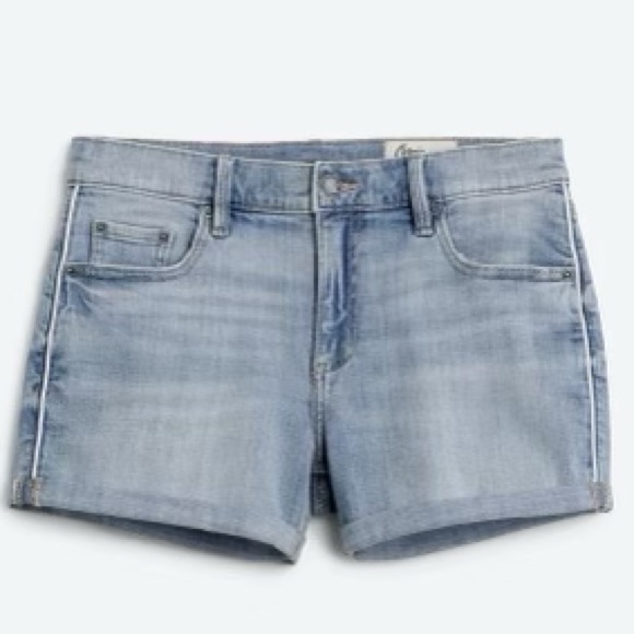 COSMIC BLUE LOVE
Jodie Short Side Piping - Picture 1 of 14